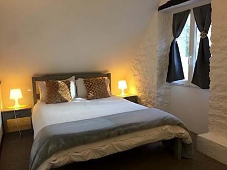 Little double room with private shower room
