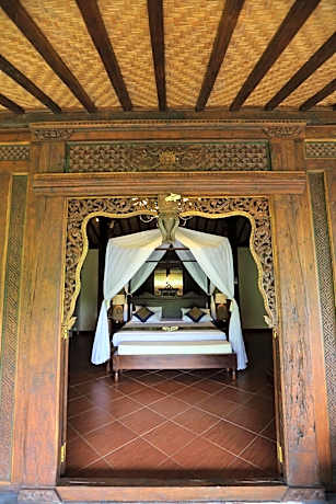 Joglo Double Room with Valley and Garden View