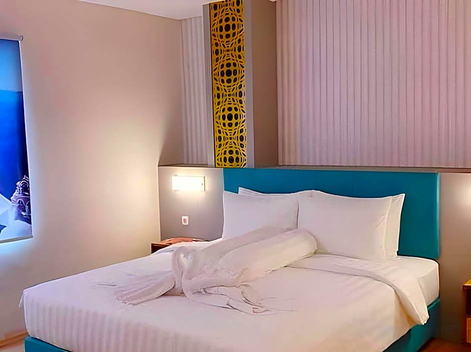 Front One Budget Malang