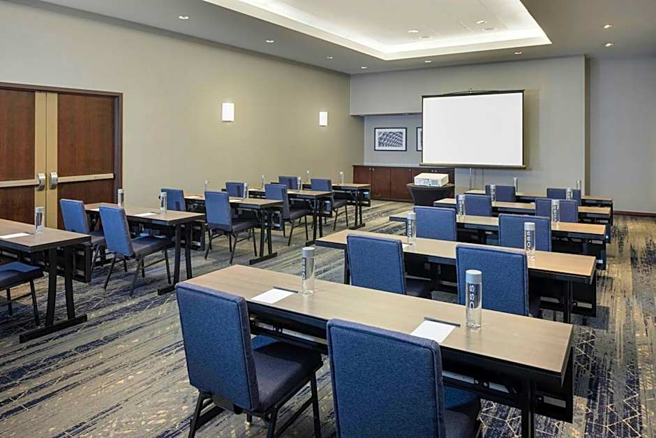 Courtyard by Marriott Chicago Downtown/Magnificent Mile