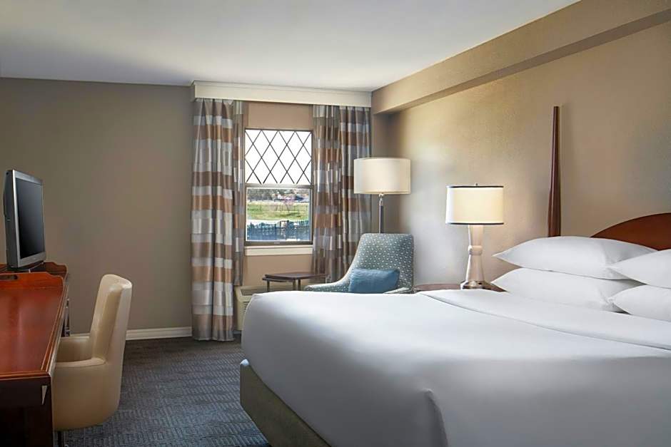 Sheraton Westport Chalet Hotel St. Louis