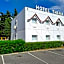 HOTEL THANIA