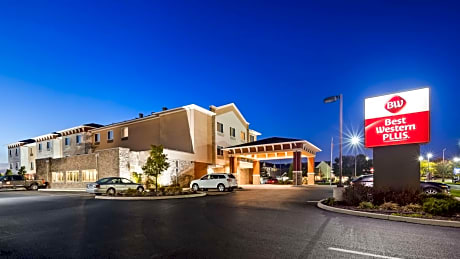 Best Western Plus Boardman Inn & Suites