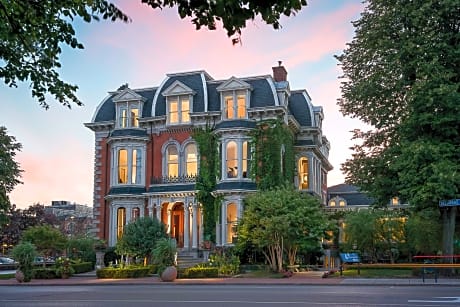 The Mansion on Delaware Avenue