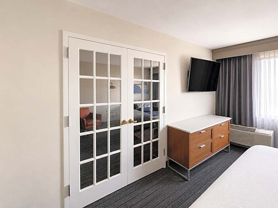 Courtyard by Marriott Houston Hobby Airport