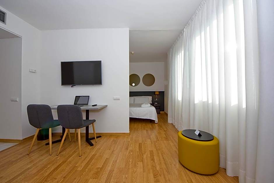 Aparthotel Atenea Valles