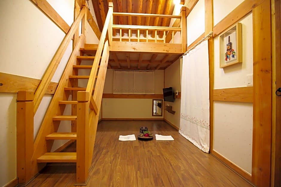 Samlockhon Hanok Guesthouse