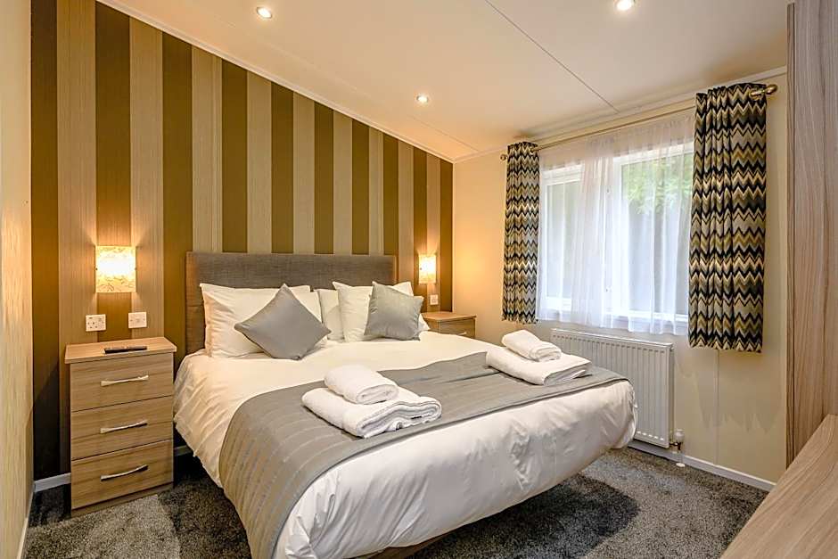 Woolverstone Marina and Lodge Park