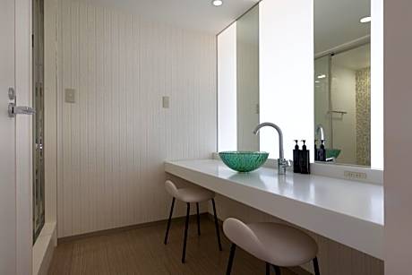 Standard Twin Room with Shower Booth