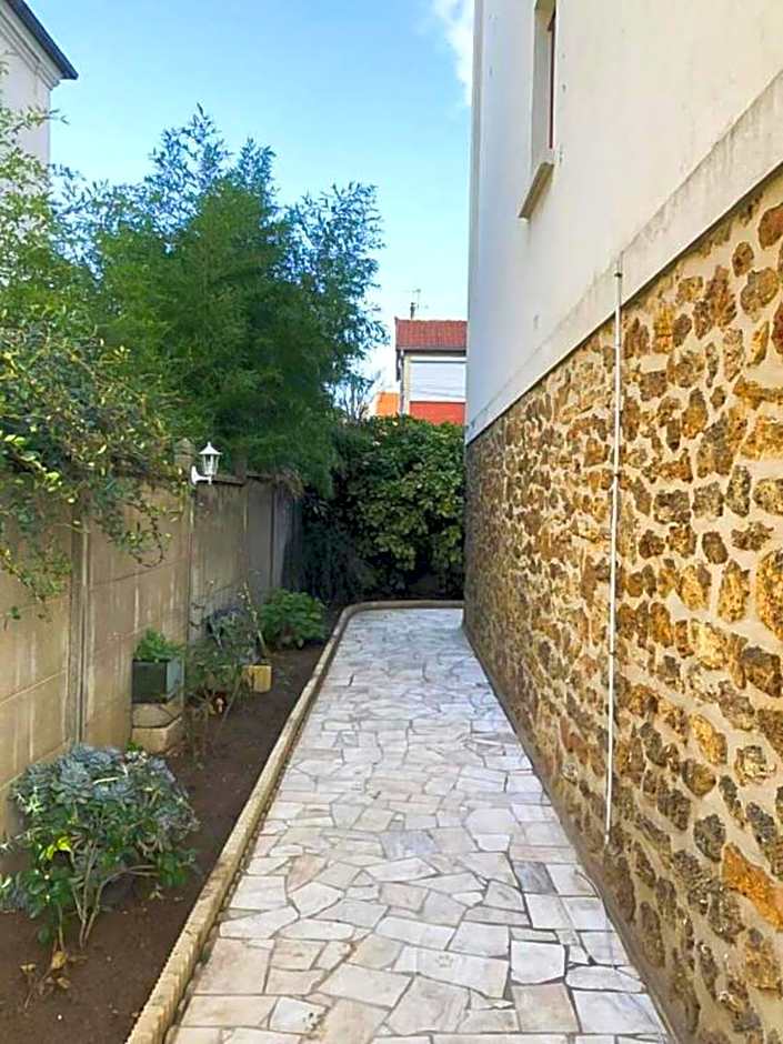 La Maison Charentonneau