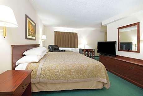 Deluxe King Suite - Non-Smoking