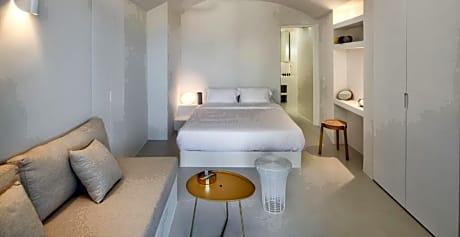 Superior Jetted Tub Suite Sea View