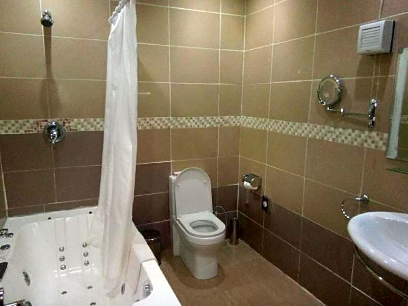 Pearl Gate Hotel