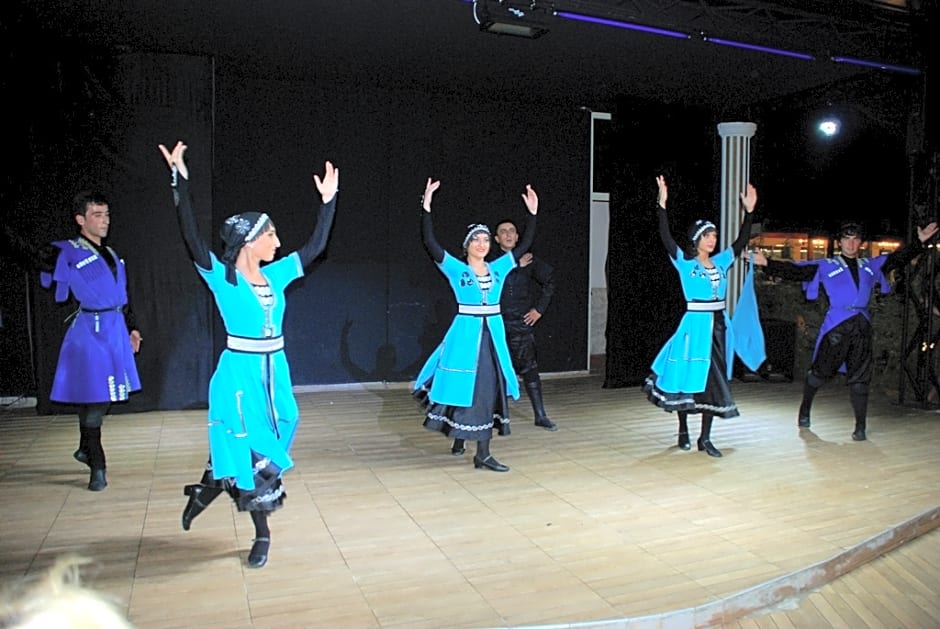 Maya World Hotel Side