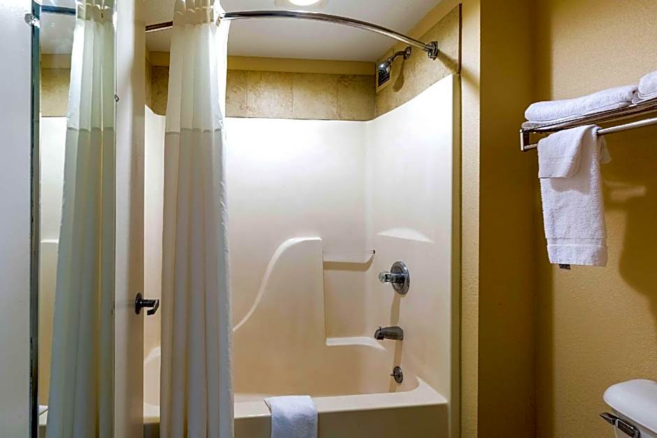 Quality Inn 