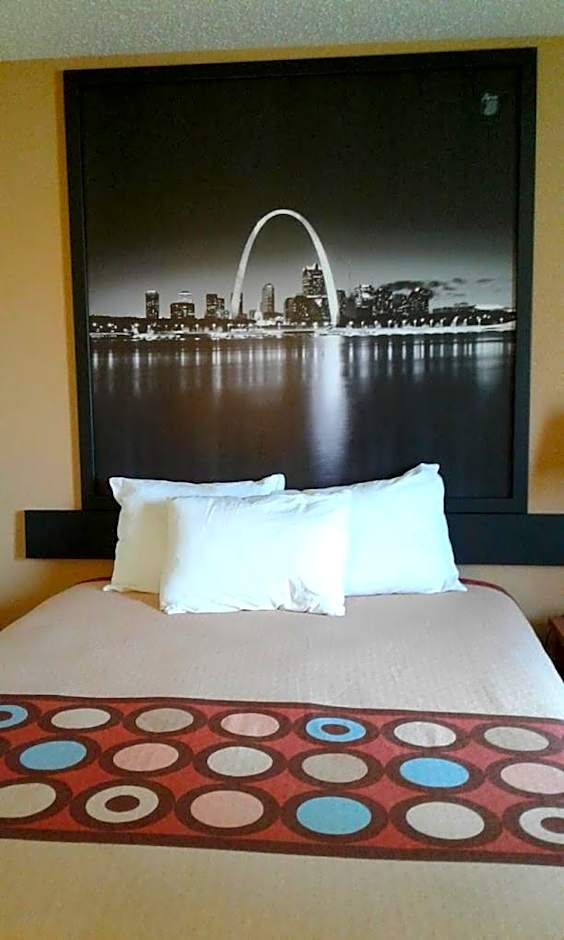 Super 8 by Wyndham Lebanon