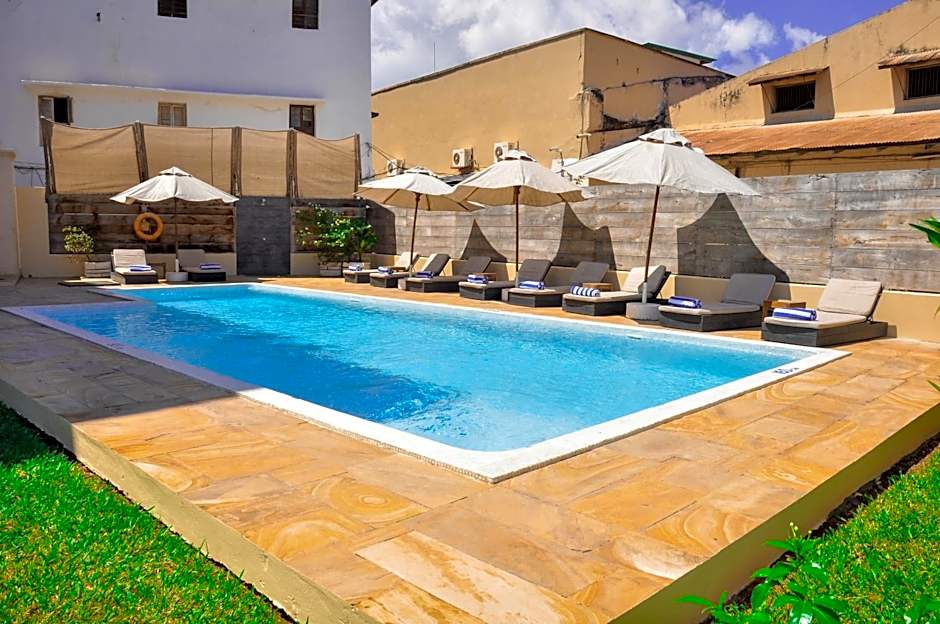 Golden Tulip Stone Town Boutique