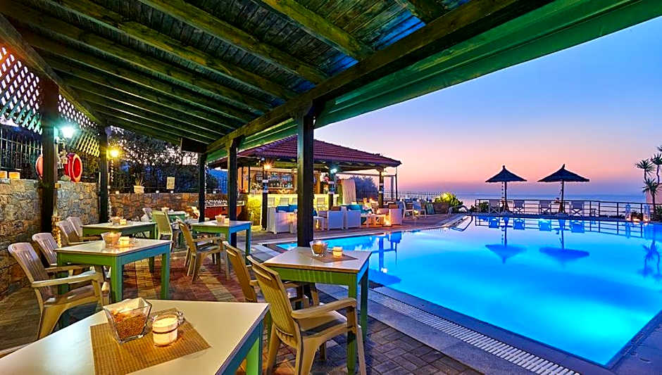 Everest Apartments and Suites