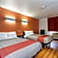 Motel 6-Davenport, IA