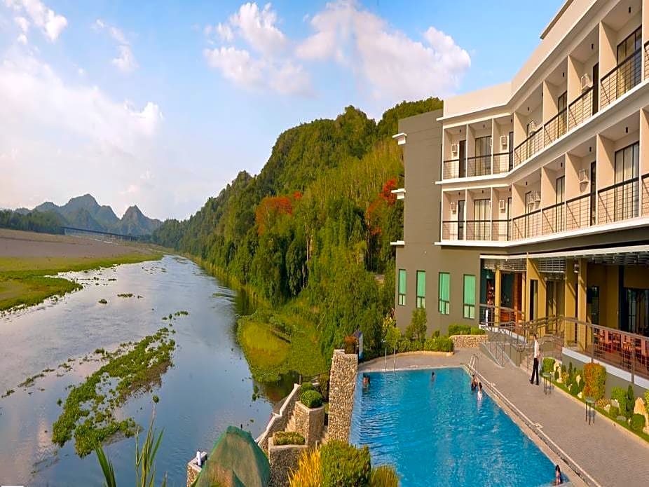 Rivermount Hotel And Resort