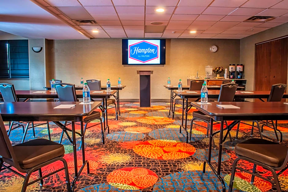 Hampton Inn New Philadelphia