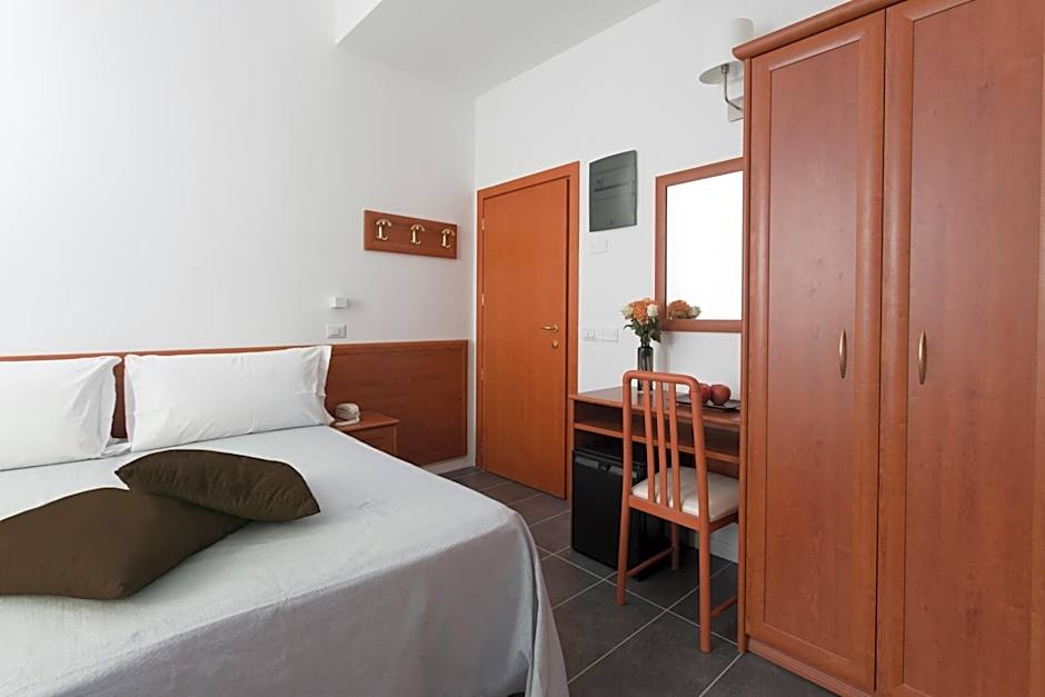 Photo 1 of 4 of Standard 1 Double Bed or 2 Beds