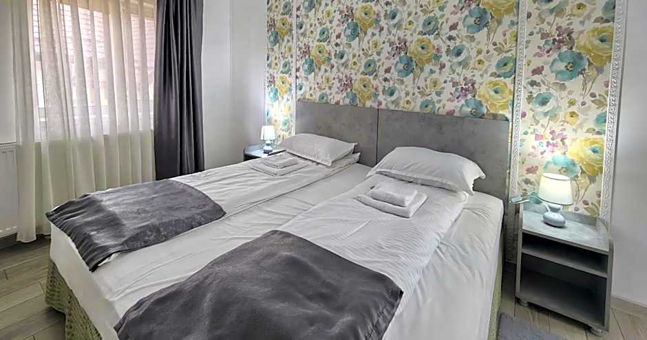 VAIAS Apartamente cu Terasa si Vedere Munte