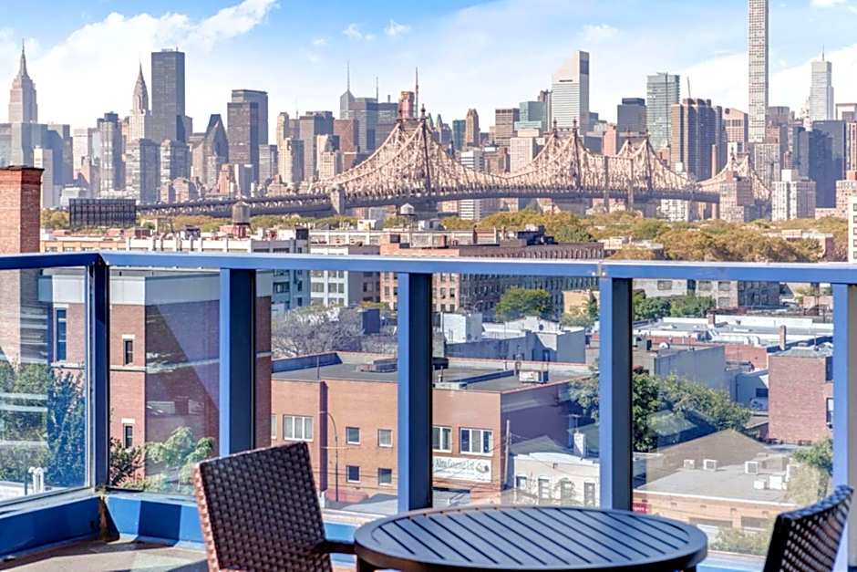 Vista LIC Hotel - Best Western Premier Collection