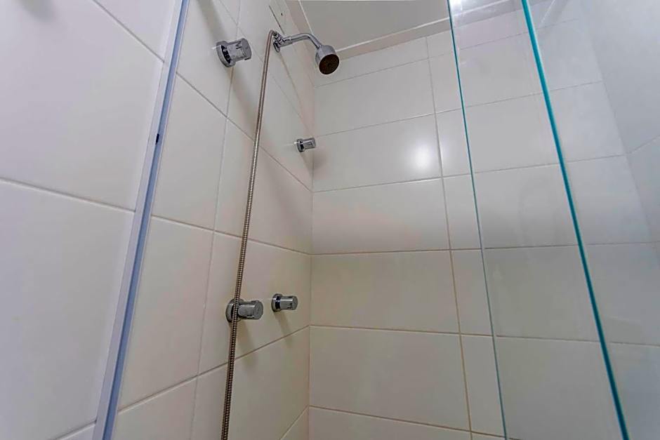 Apto moderno com piscina e academia QN1439