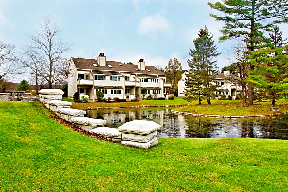 The Ponds at Foxhollow by Capital Vacations