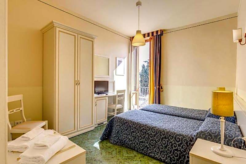Hotel Azzi