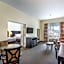 Clarion Inn & Suites Central Clearwater Beach