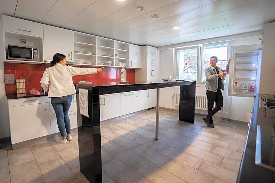 Nyon Hostel