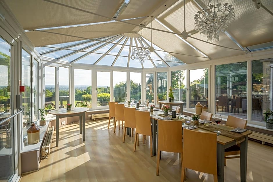 Rising Sun Pub, Restaurant and Rooms