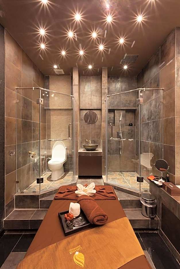 Grand 5 Hotel & Plaza Sukhumvit Bangkok