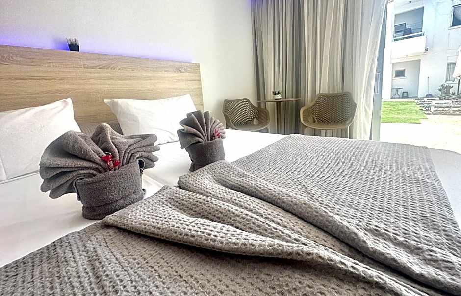 Sun Plaza Suites - Adults Only