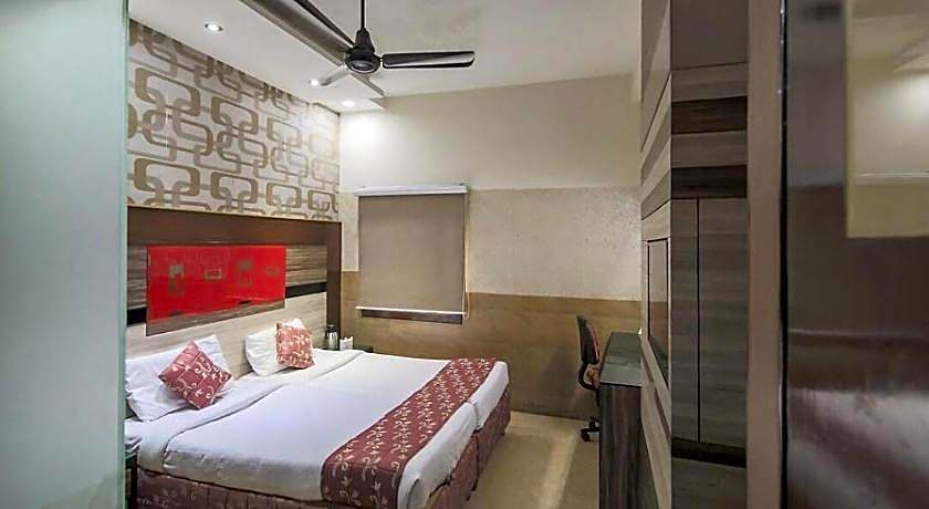 Amar Yatri Niwas Hotel