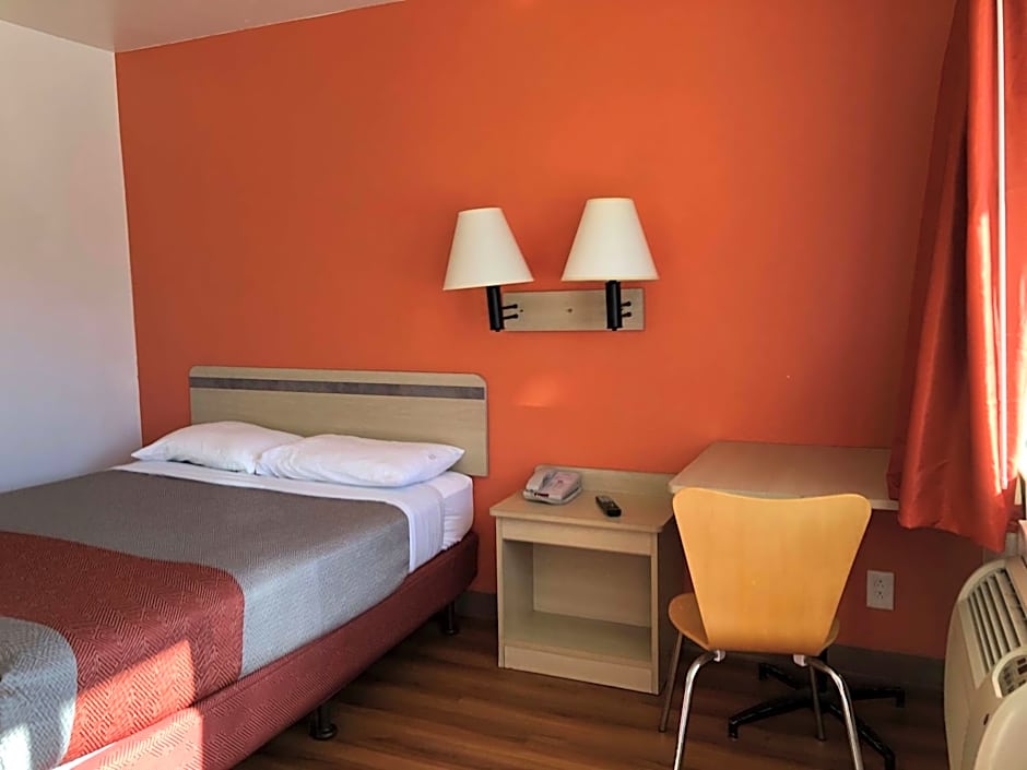 Motel 6 Nashville - Goodlettsville