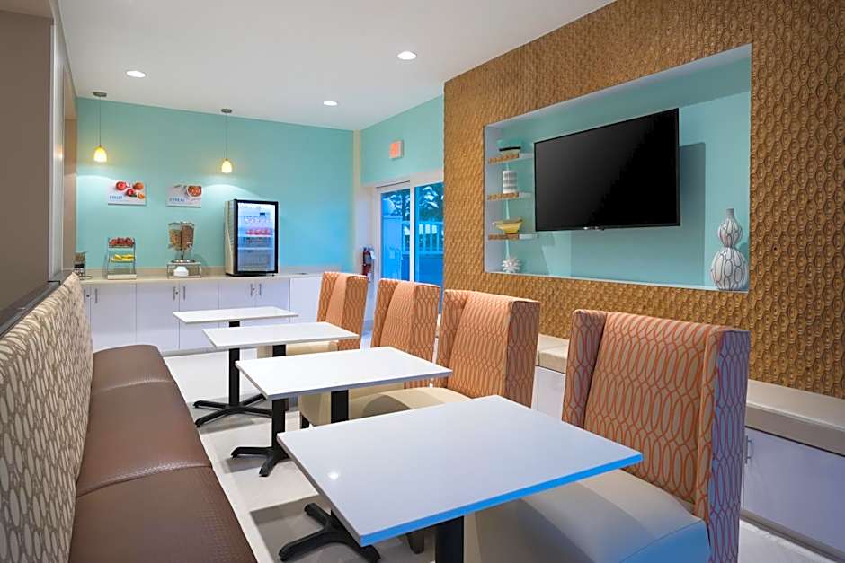 Holiday Inn Express & Suites Nassau By IHG