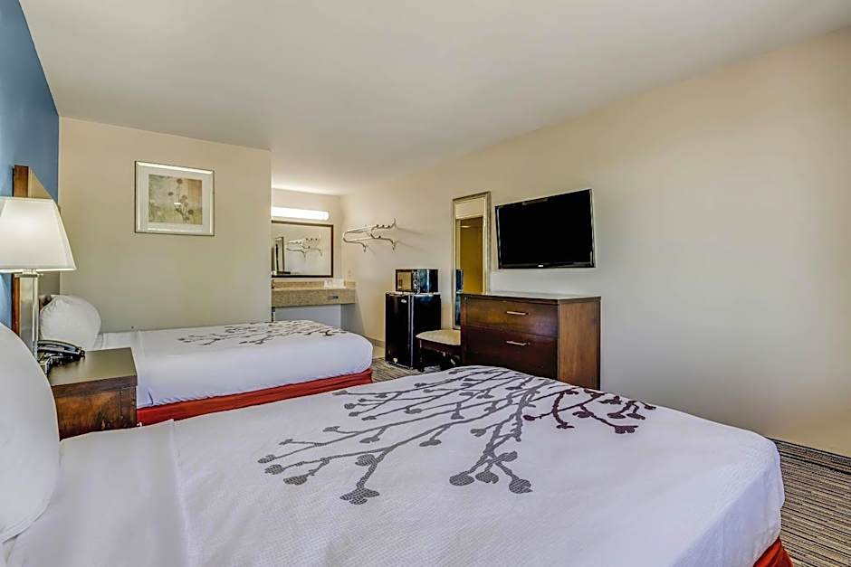 Econo Lodge Inn & Suites Enid South