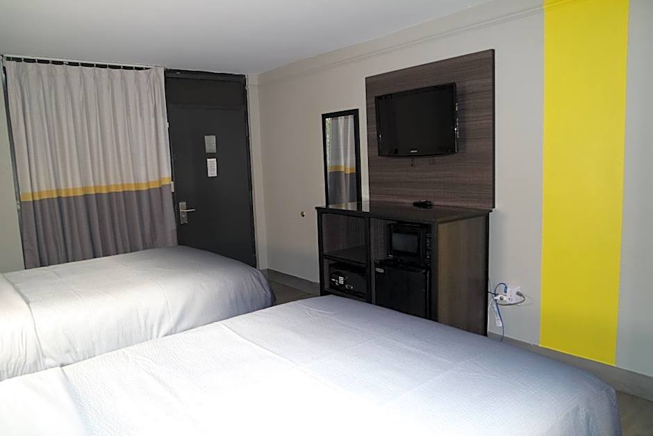 Super 8 by Wyndham Savannah