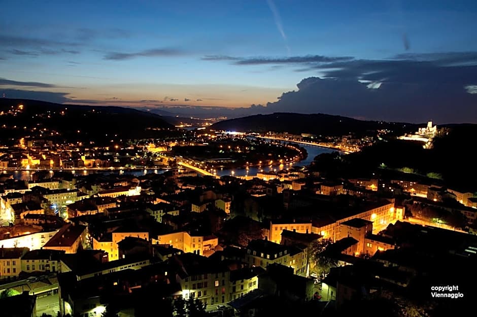Hotel ibis Lyon Sud Chasse sur Rhone