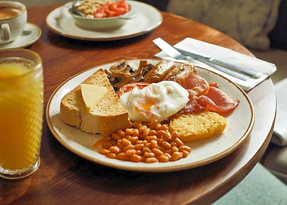 De Trafford Arms by Chef & Brewer Collection