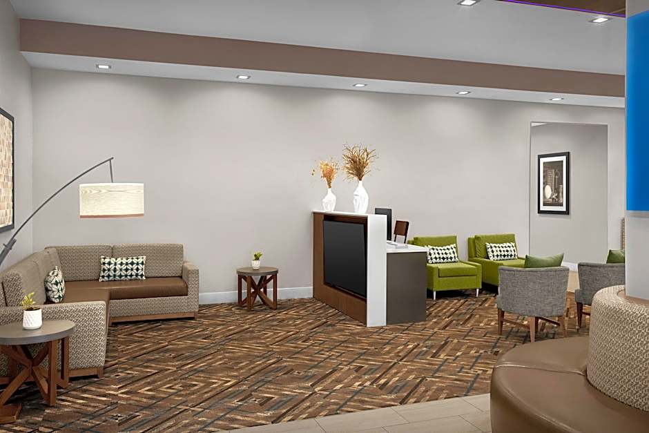 Holiday Inn Express and Suites Birmingham - Homewood By IHG