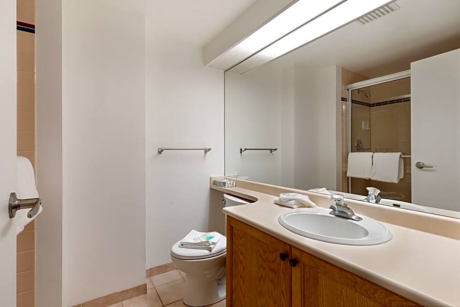 The Woodrun Lodge by Whiski Jack