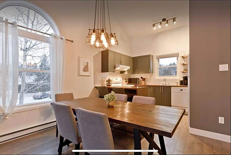 Cap Magog! Près du lac Memphrémagog et Mont Orford