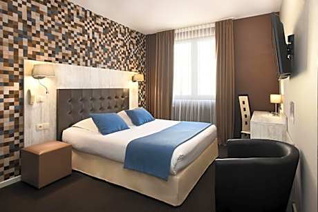 Logis Hôtel du Centre - Halte idéale en cyclotourisme avec garage à vélos clos