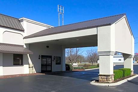 Econo Lodge Inn & Suites Manchester North