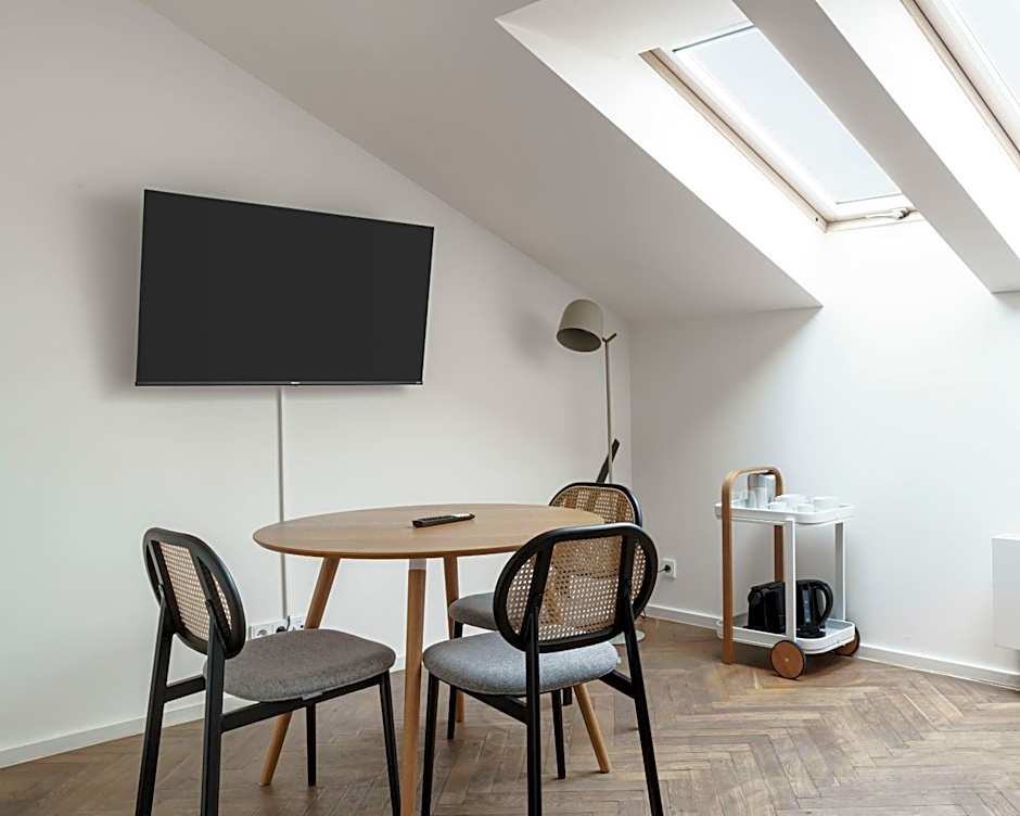 limehome Prague Halkova