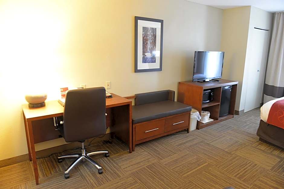 Comfort Suites Urbana Champaign, University Area